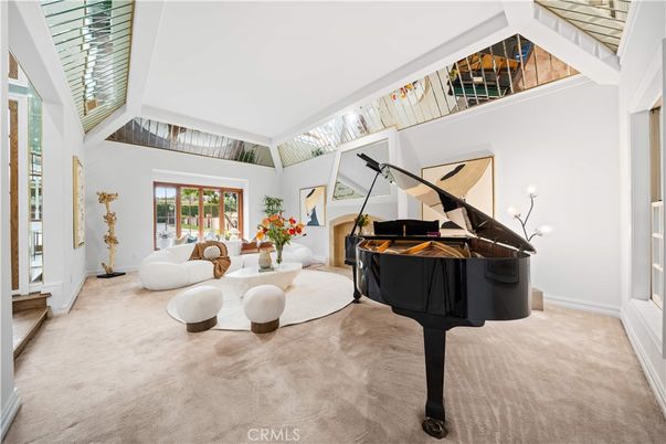 Interior, Living room, Piano