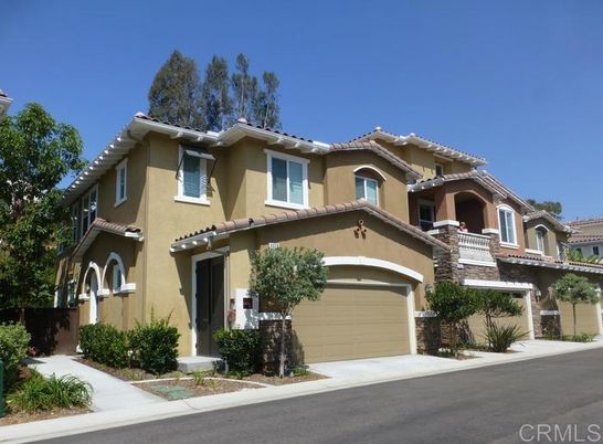 Attached, Exterior, Facade, Mediterranean