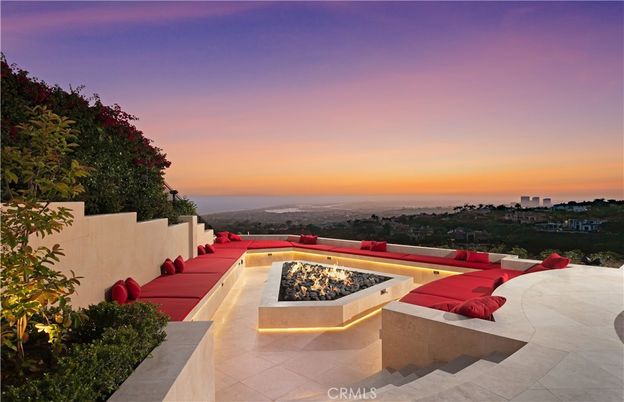 Exterior, Pool, Water