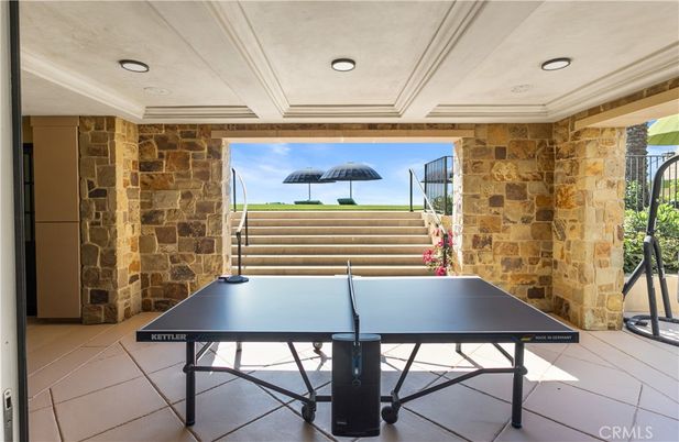 Exterior, Game Room, Recessed Lighting