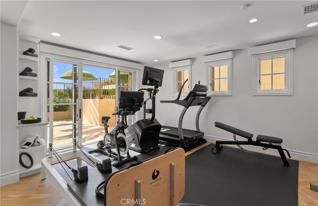 Fitness Equipment, Interior, Recessed Lighting, Wood Texture Flooring