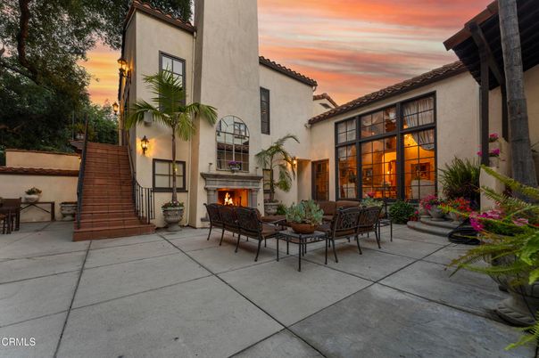 Exterior, Fireplace