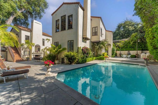 Exterior, Pool