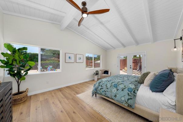 Bedroom, Interior, Pendant Lights, Wood Texture Flooring