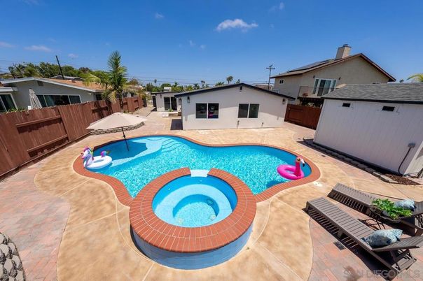 Exterior, Pool