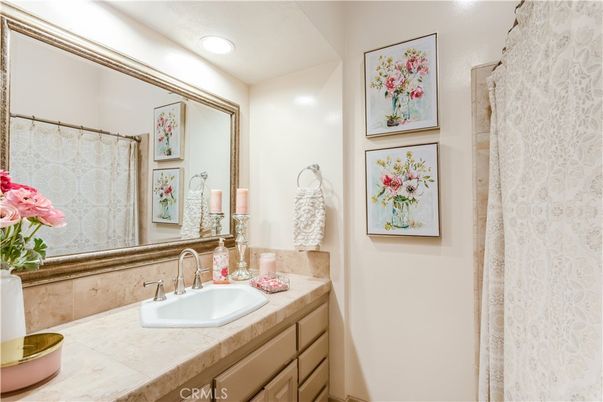 Bathroom, Interior, Recessed Lighting, Tile Countertops