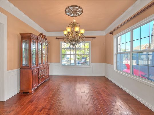 Chandelier, Empty room, Interior, Wood Texture Flooring