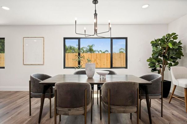 Chandelier, Dining room, Interior, Recessed Lighting, Wood Texture Flooring