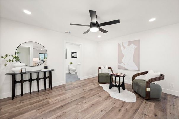 Bathroom, Interior, Recessed Lighting, Wood Texture Flooring