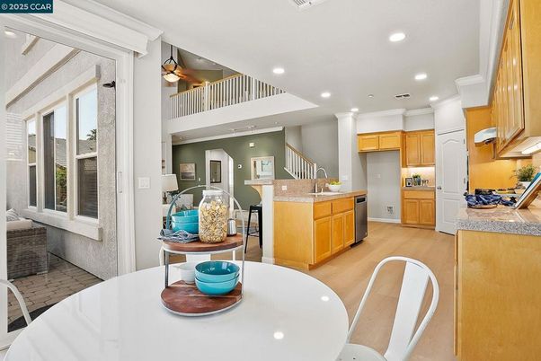 Dining room, Interior, Kitchen, Recessed Lighting, Wood Texture Flooring