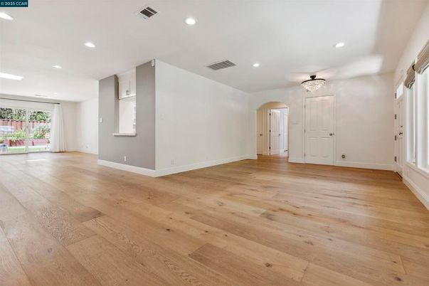 Empty room, Interior, Recessed Lighting, Wood Texture Flooring