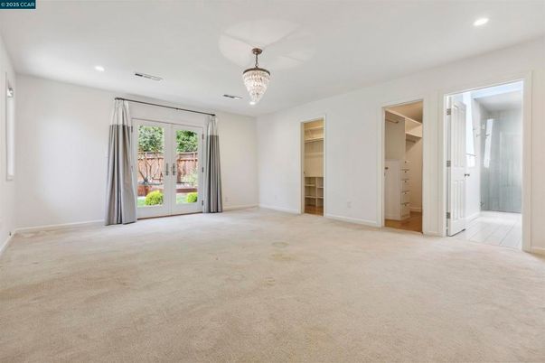Chandelier, Empty room, Interior, Recessed Lighting