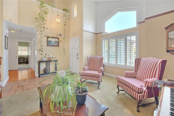 Interior, Pendant Lights, Piano, Recessed Lighting, Wood Texture Flooring