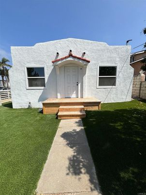 Backyard, Exterior, Facade, Spanish Mediterranean