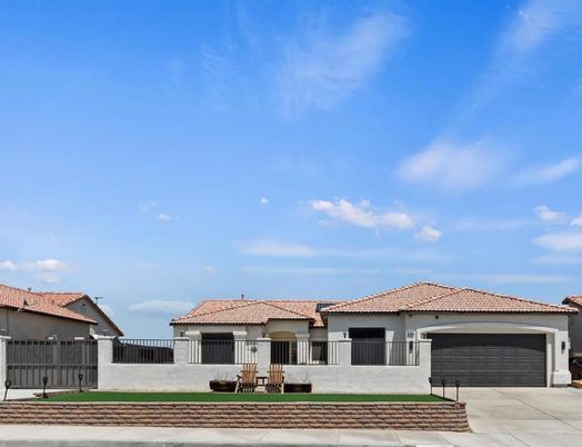 Attached, Exterior, Facade, Mediterranean