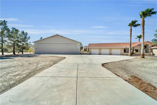 Backyard, Detached Garage, Exterior
