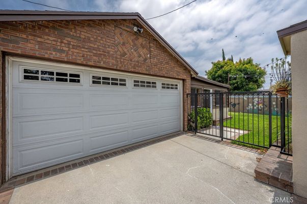 Detached Garage, Exterior
