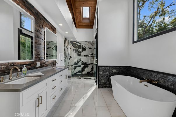 Bathroom, Dual Sink Vanities, Free Standing Baths, Interior, Marble, Recessed Lighting