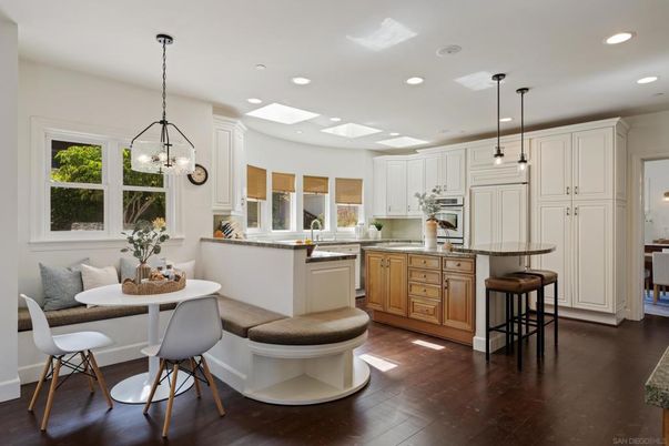 Dining room, Interior, Kitchen, Pendant Lights, Recessed Lighting, Wood Texture Flooring