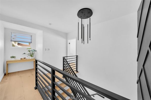 Interior, Pendant Lights, Wood Texture Flooring
