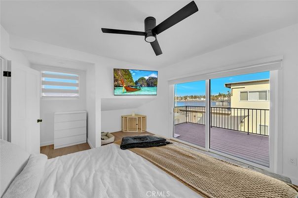 Bedroom, Interior, Water