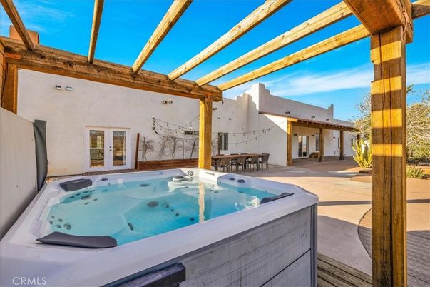 Exterior, Hot Tub