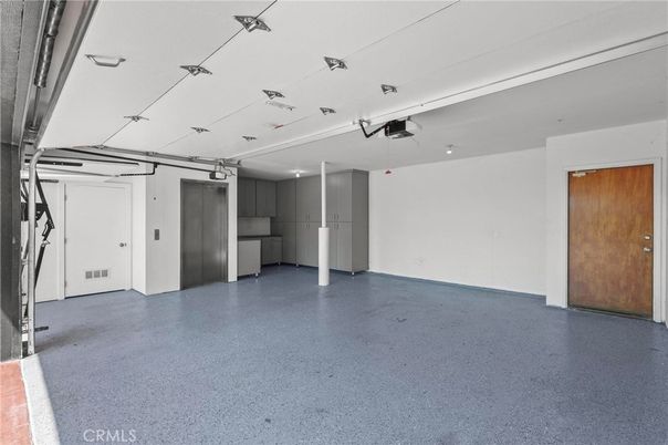 Garage, Interior