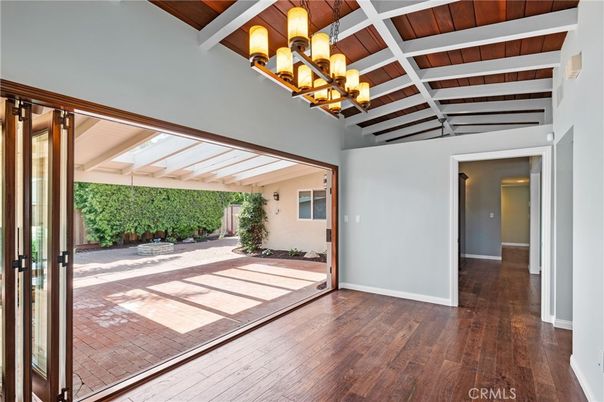 Chandelier, Empty room, Interior, Wood Texture Flooring
