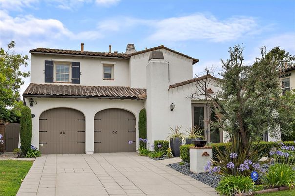 Attached, Exterior, Facade, Spanish Mediterranean