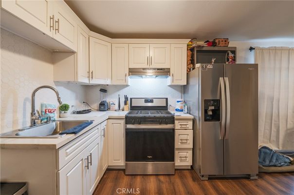 Interior, Kitchen, Stainless Steel Appliances, Wood Texture Flooring
