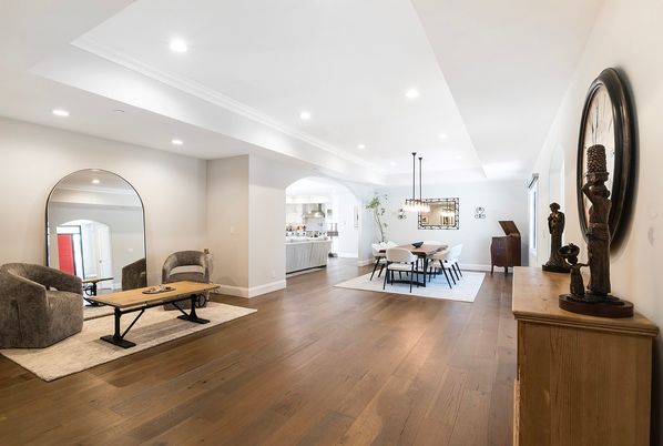 Chandelier, Dining room, Interior, Pendant Lights, Recessed Lighting, Wood Texture Flooring