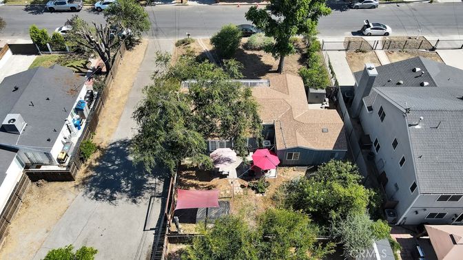 Exterior, Drone