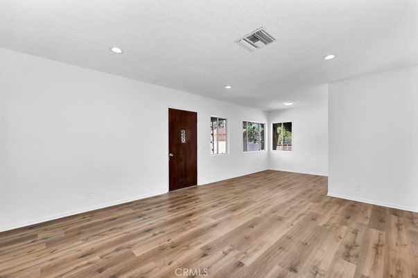 Empty room, Interior, Recessed Lighting, Wood Texture Flooring