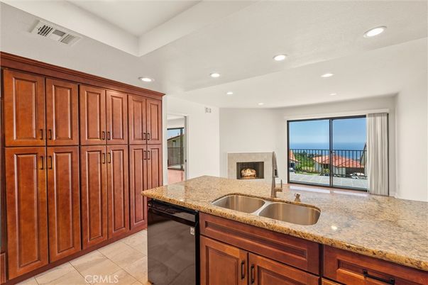 Fireplace, Interior, Recessed Lighting, Water