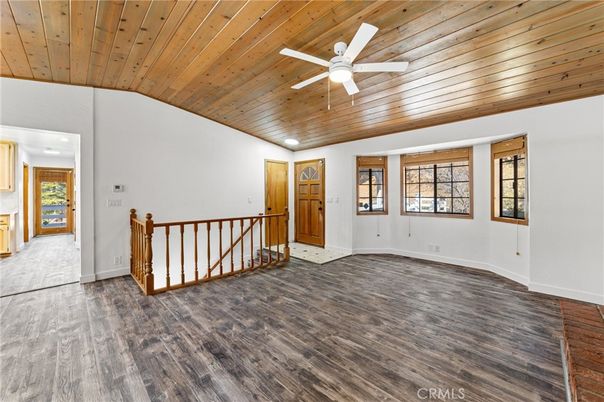 Empty room, Interior, Recessed Lighting, Wooden Ceilings, Wood Texture Flooring