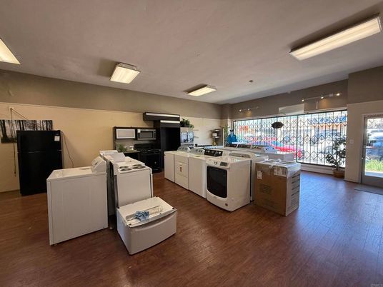 Interior, Kitchen, Washer, Wood Texture Flooring