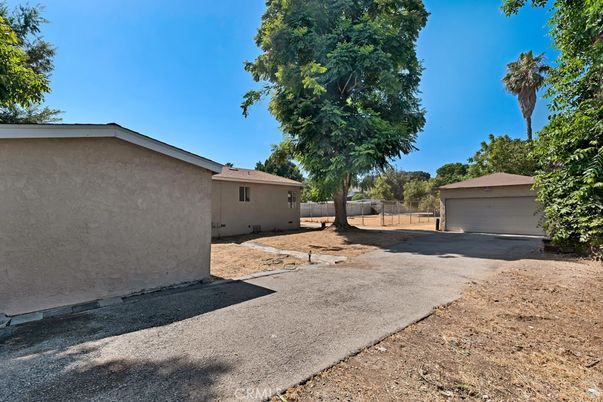 Backyard, Detached Garage, Exterior
