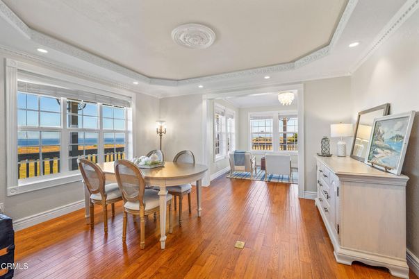 Chandelier, Dining room, Interior, Recessed Lighting, Wood Texture Flooring