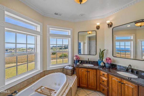 Bathroom, Dual Sink Vanities, Interior, Water
