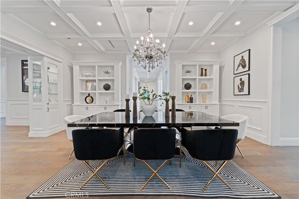 Chandelier, Dining room, Interior, Recessed Lighting, Wood Texture Flooring