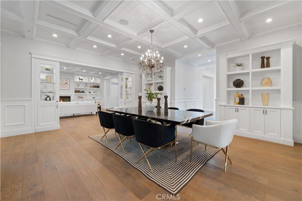 Chandelier, Dining room, Fireplace, Interior, Recessed Lighting, Wood Texture Flooring