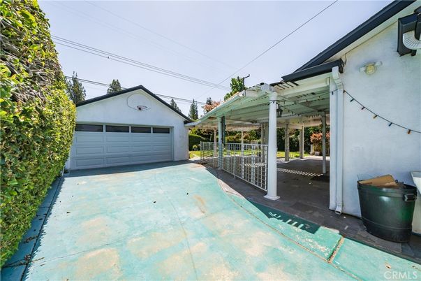 Detached Garage, Exterior
