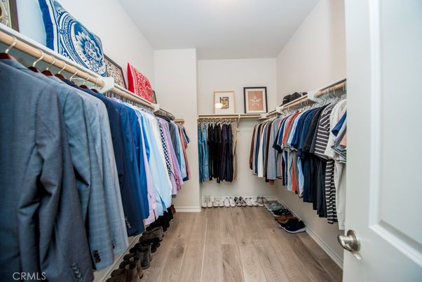 Interior, Walk-in Closets, Wood Texture Flooring