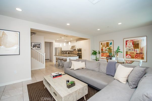 Dining room, Interior, Kitchen, Living room, Pendant Lights, Recessed Lighting, Stainless Steel Appliances