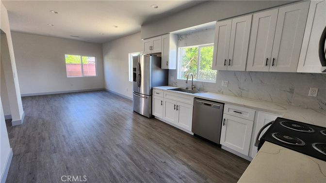 Interior, Kitchen, Marble Walls, Recessed Lighting, Wood Texture Flooring