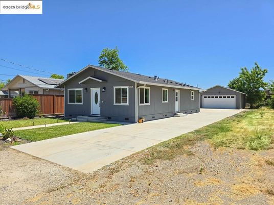 Backyard, Detached Garage, Exterior
