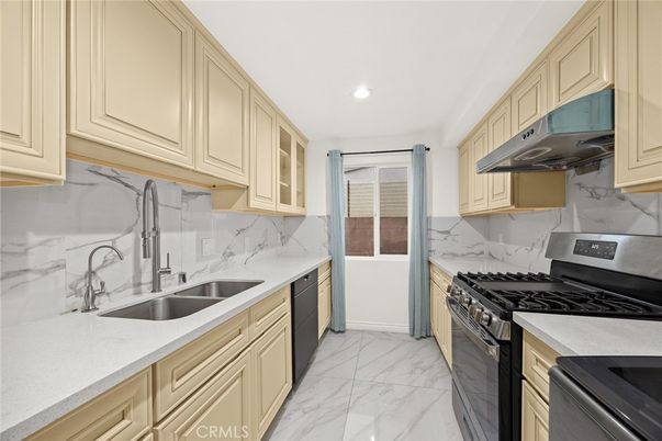 Interior, Kitchen, Marble, Marble Walls, Recessed Lighting