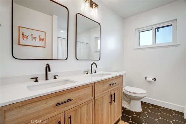 Bathroom, Dual Sink Vanities, Interior