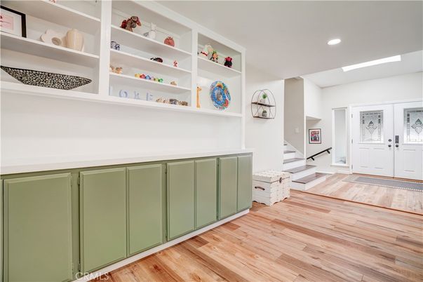 Interior, Recessed Lighting, Wood Texture Flooring