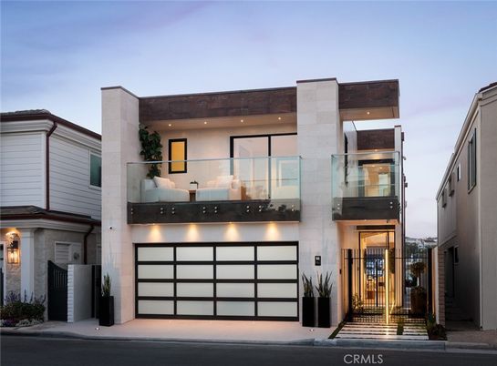 Attached, Exterior, Facade, Modern